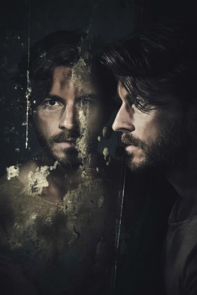 Richard II Theatre Review - charismatic, eloquent, and flamboyantly witty!